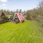 Achthoek 51, Nieuw Ingericht Vrijstaand Vakantiehuis Op 920M2