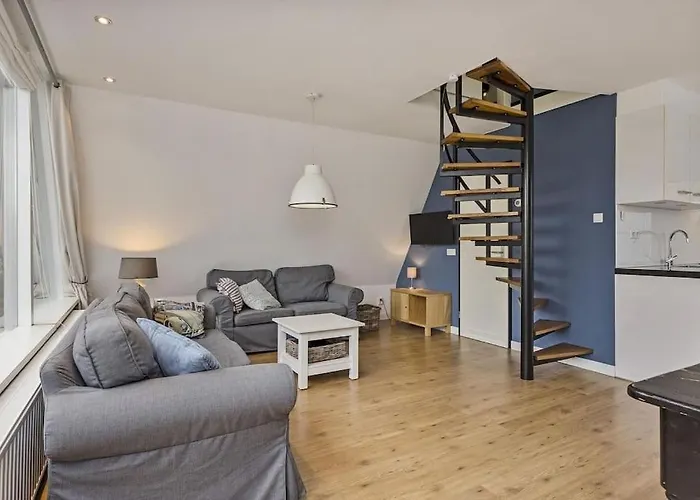 Achthoek 51, Nieuw Ingericht Vrijstaand Vakantiehuis Op 920M2